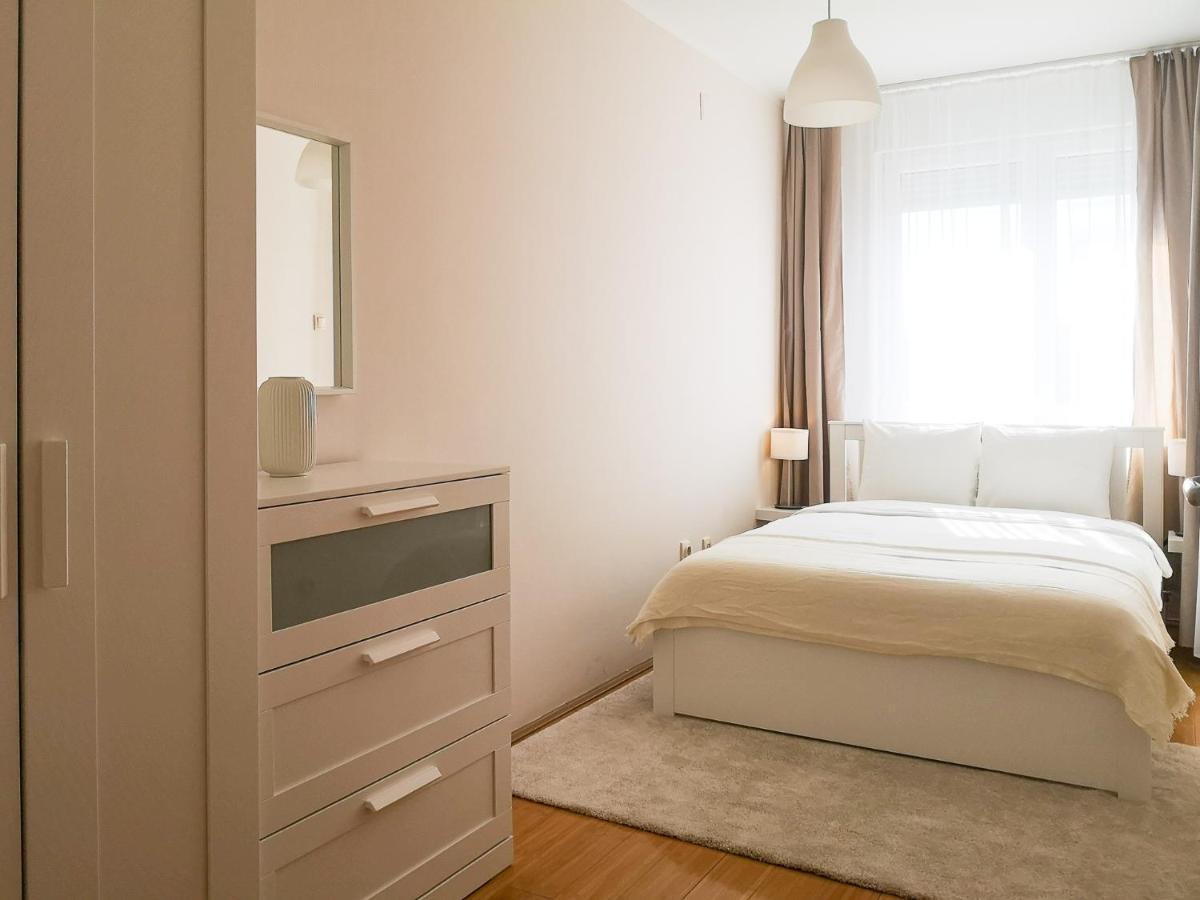 Filinhome Papa Suite 4 Novi Sad Exteriör bild